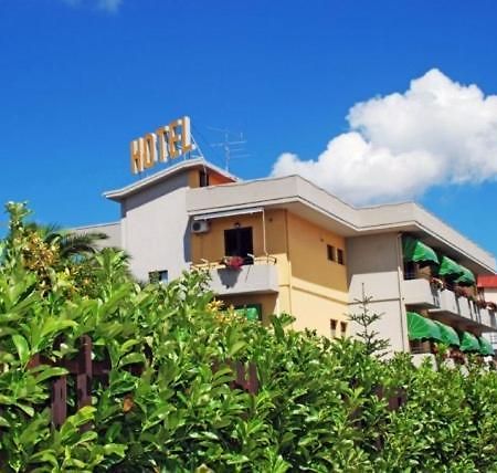 Hotel Santoianni San Martino in Pensilis Exterior foto